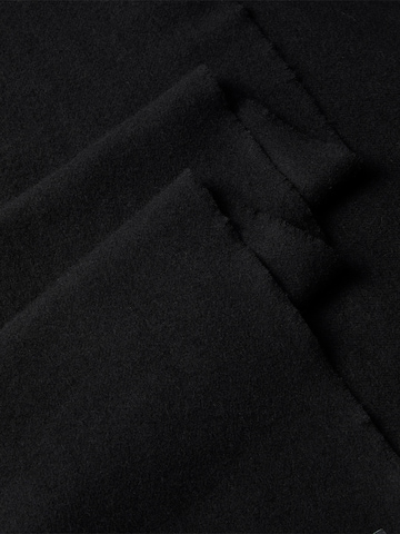 Calvin Klein Šála – černá