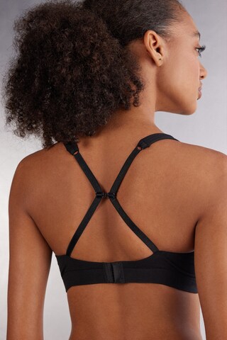 INTIMISSIMI Triangle Bra in Black