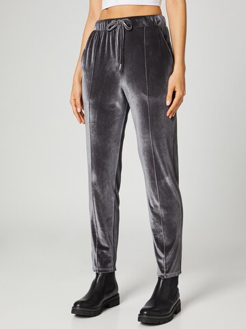 Tapered Pantaloni con piega frontale 'Rosina' di Guido Maria Kretschmer Women in grigio: frontale