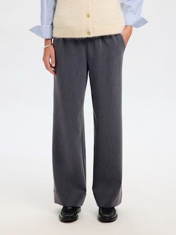 SELECTED - Pierna ancha Pantalón 'SLFPATRICIA' en gris: frente
