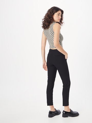 Regular Pantalon à plis Sisley en noir