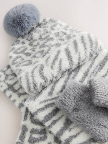 Next Шапка в сиво