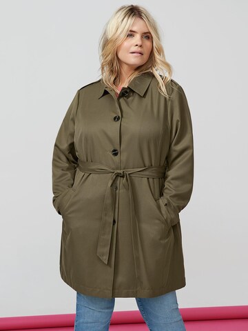 Manteau mi-saison ONLY Carmakoma en vert : devant