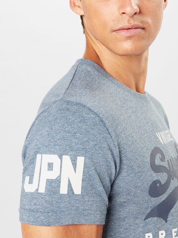 Superdry Klasický střih Tričko – modrá