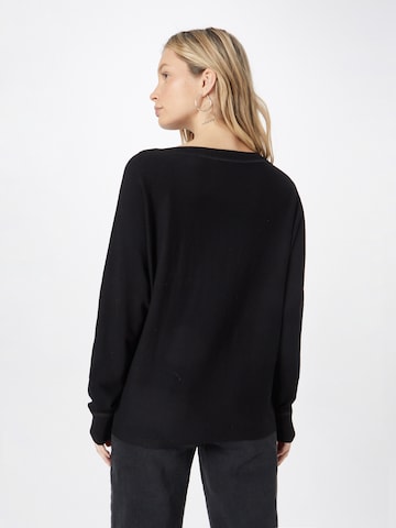 Pullover di COMMA in nero