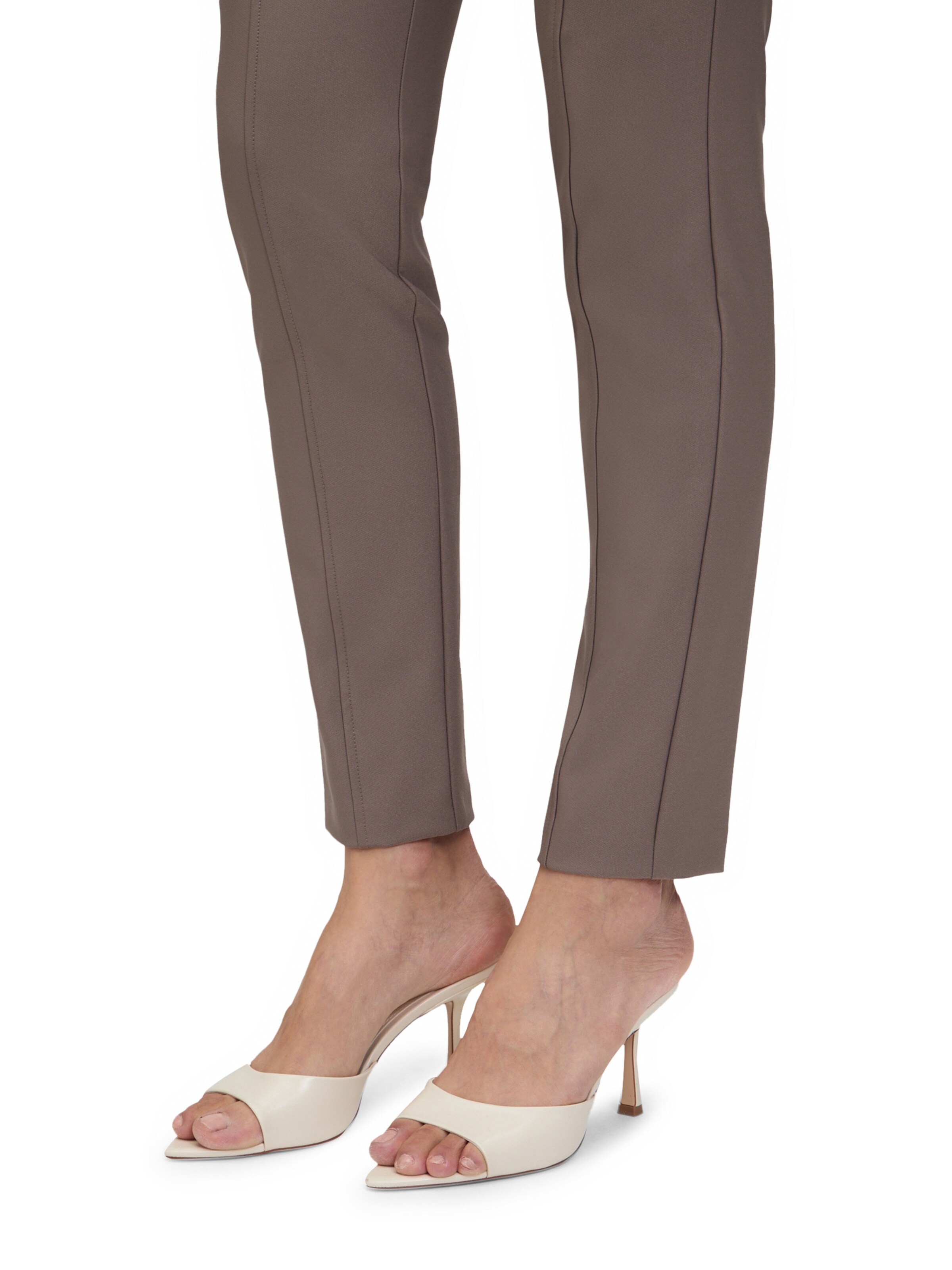 Betty Barclay Slim fit Trousers in Brown