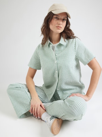 PIECES - Blusa 'PCSally' en verde: frente