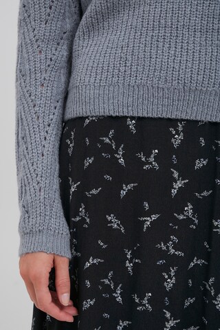 b.young - Pullover 'OMIKKA' em cinzento