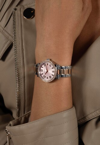 GUESS Analogt ur 'FAWN' i beige: forside