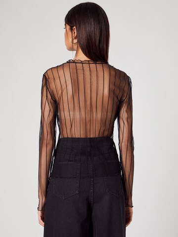 T-shirt 'Ava' ABOUT YOU x MOGLI en noir
