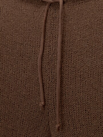 Pull&Bear Regularen Hlače | rjava barva