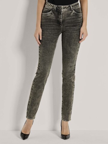 Coupe slim Jean MADELEINE en gris : devant