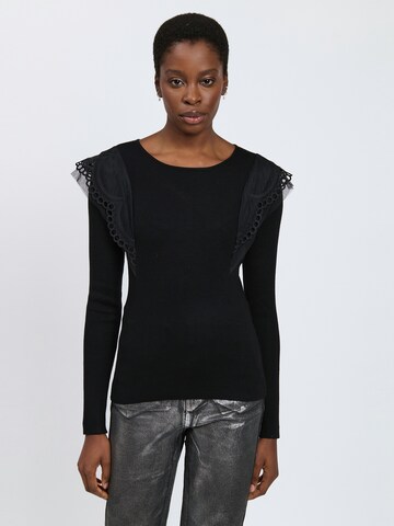 Influencer Sweater in Black: front