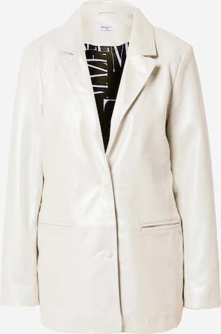 Maze Between-Seasons Coat in White: front