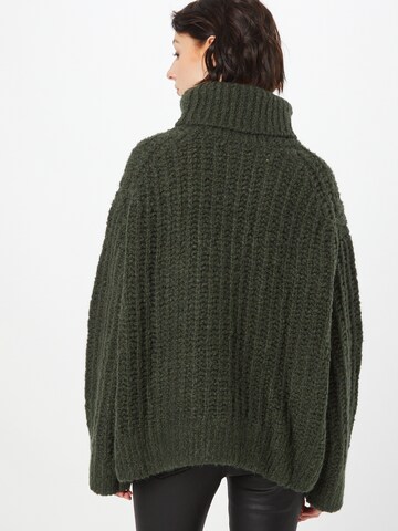 WEEKDAY Sweater in Green