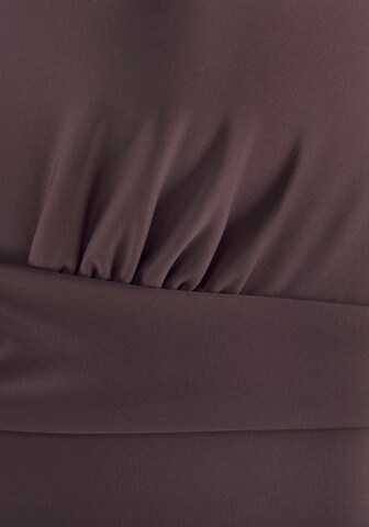 Costum de baie întreg de la s.Oliver pe maro