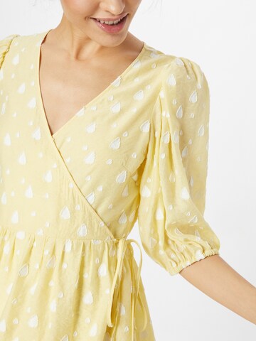 Robe JUST FEMALE en jaune