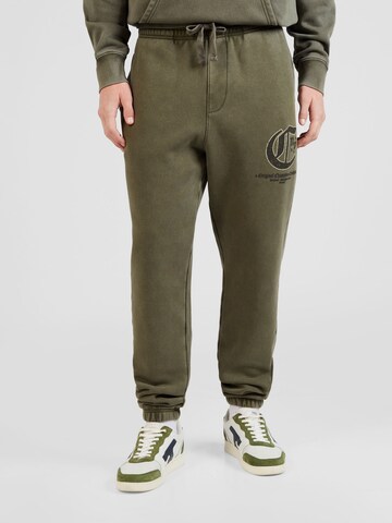 Effilé Pantalon 'Pop Punk' Champion Authentic Athletic Apparel en vert : devant