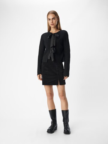 OBJECT Strickjacke 'Parvi' in Schwarz