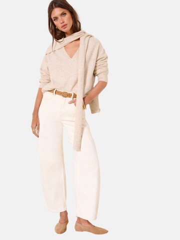 Lipsy Sweater in Beige: front