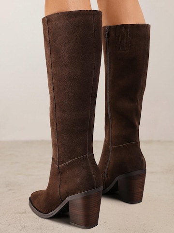 Boots 'Bottes hautes cavalières à talon bloc, en cuir suédé - brown' VERA Collection en marron