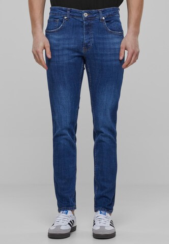 2Y Premium Tapered Jeans in Blauw: voorkant