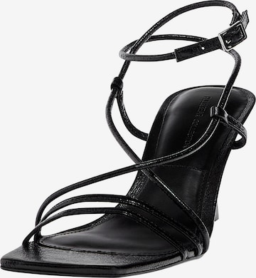 Pull&Bear Sandalen met riem in Zwart: voorkant