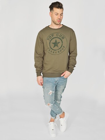 TOP GUN Sweatshirt in Grün