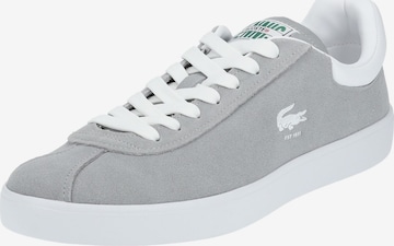 Baskets basses LACOSTE en gris : devant