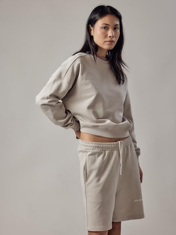 Felpa 'Felpa Girocollo Loose Fit' di OWN Off With Nature in beige: frontale