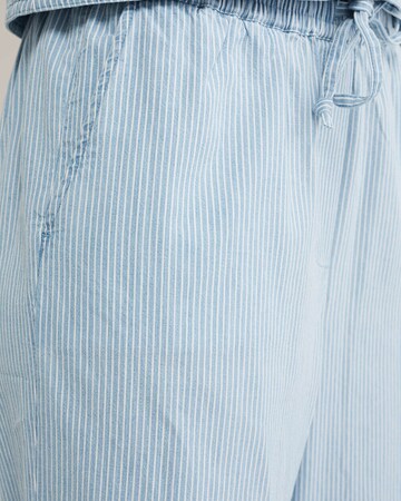 WE Fashion Loose fit Trousers in Blue