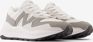 Sneaker bassa '57/40' di new balance in grigio