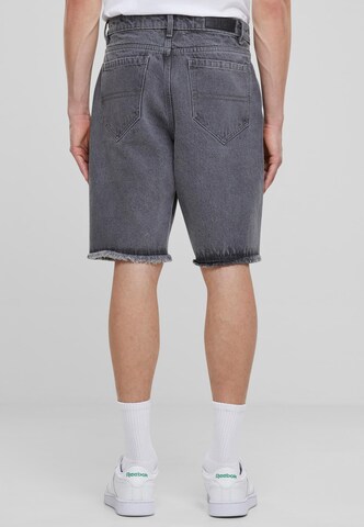 Loosefit Jeans di Urban Classics in grigio