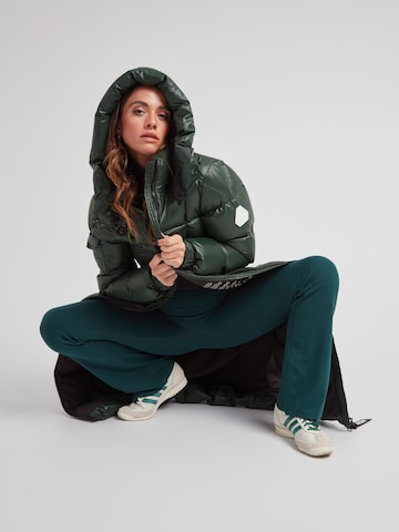 JACK1T Jacke ' EZ Boxed Ultra Lang Puffer Lux ' in Grün