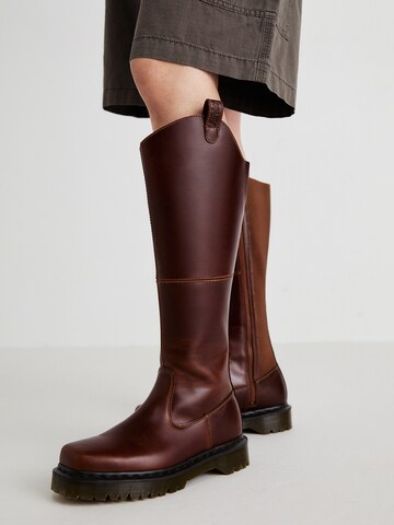 Dr. Martens Stövel 'Amaayah' i brun
