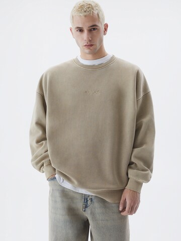 Pull&Bear Sweatshirt in Beige: front