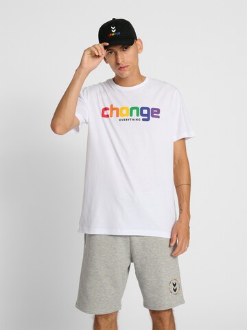 T-Shirt 'Change' Hummel en blanc