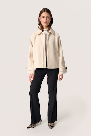 SOAKED IN LUXURY Between-season jacket 'Akeleje' in Beige