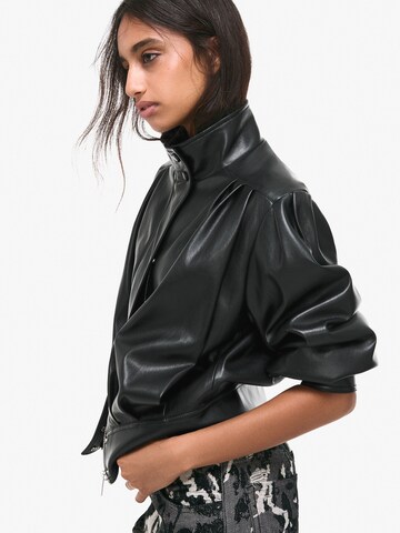 Bershka Between-season jacket in Black: front