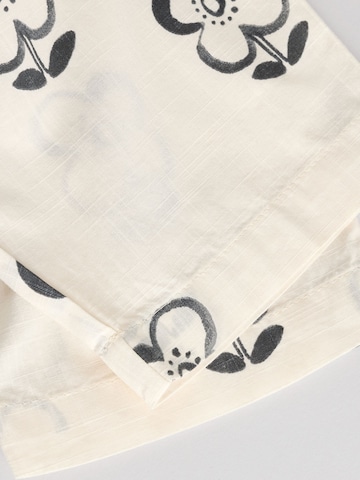Next Setti värissä beige