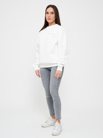 Sweat-shirt 'Multiply' Multiply Apparel en blanc