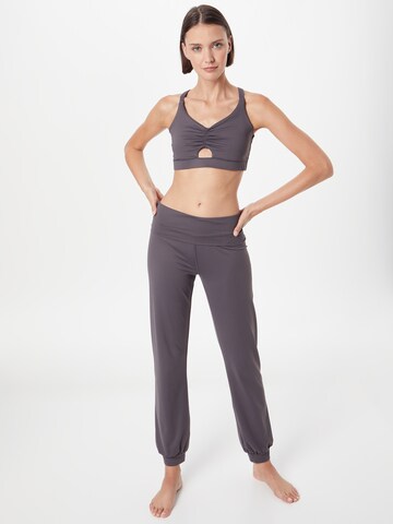 CURARE Yogawear - Soutien Bustier Soutien de desporto em cinzento