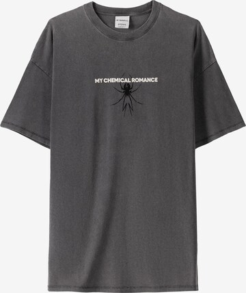 T-shirt Bershka en gris : devant