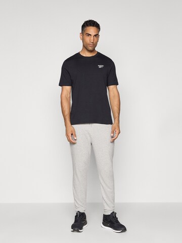 Tricou 'CODY' de la Reebok pe negru