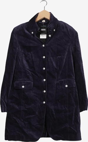 hessnatur Mantel XXL in Lila: Vorderseite