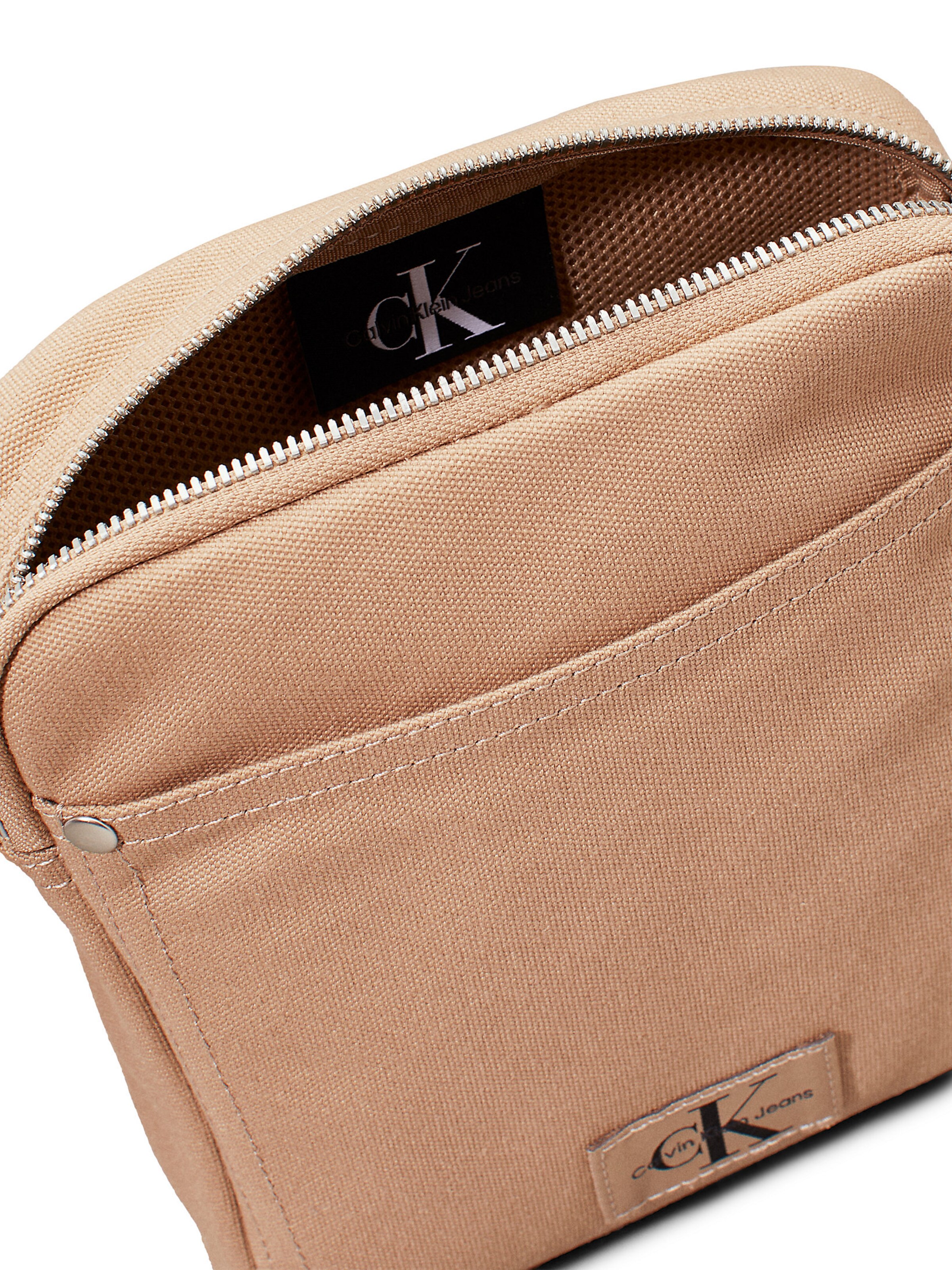 Calvin Klein Skuldertaske 'Essentials' i beige