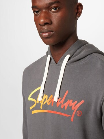 Sweat-shirt Superdry en gris