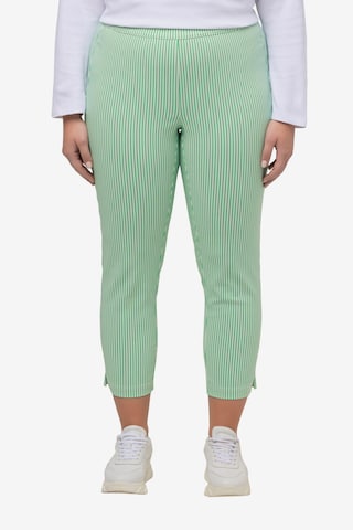 Coupe slim Pantalon à plis Ulla Popken en vert : devant