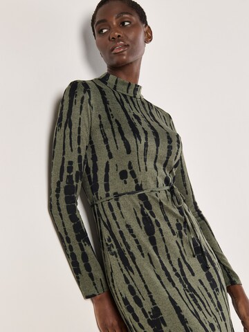 Robe ' ' Apricot en vert