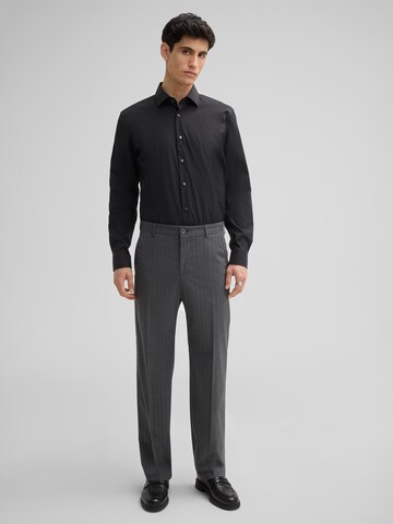 Coupe slim Chemise business ' Santos ' STRELLSON en noir